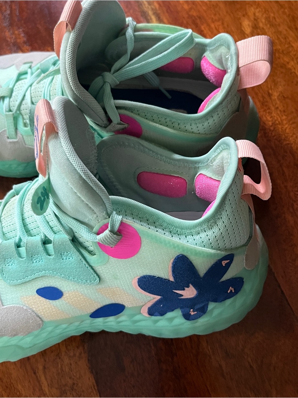 Adidas Harden Volume 5 Men’s Mint Green Sneakers In A Size 10.5